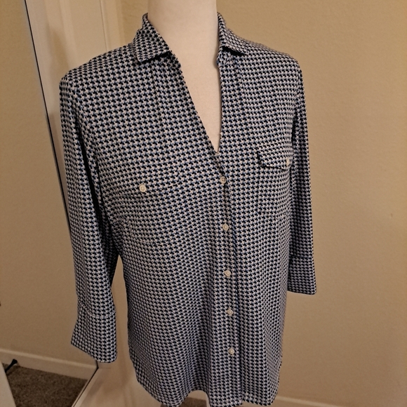 J. McLaughlin Brynn Top Sz M EUC Button-Front Pkts 3/4 Sleeve - Picture 2 of 9